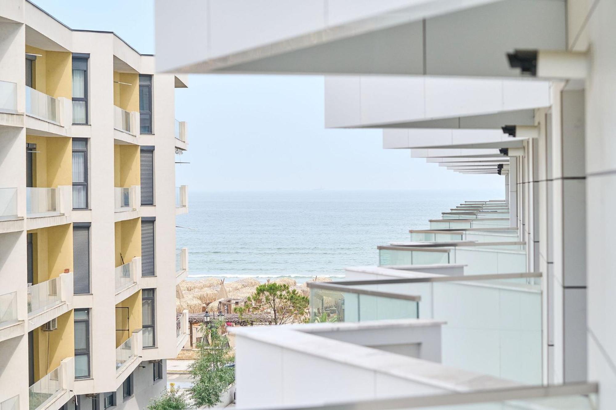 Newvision Apartment In Infinity Beach Resort - Parking Mamaia Extérieur photo