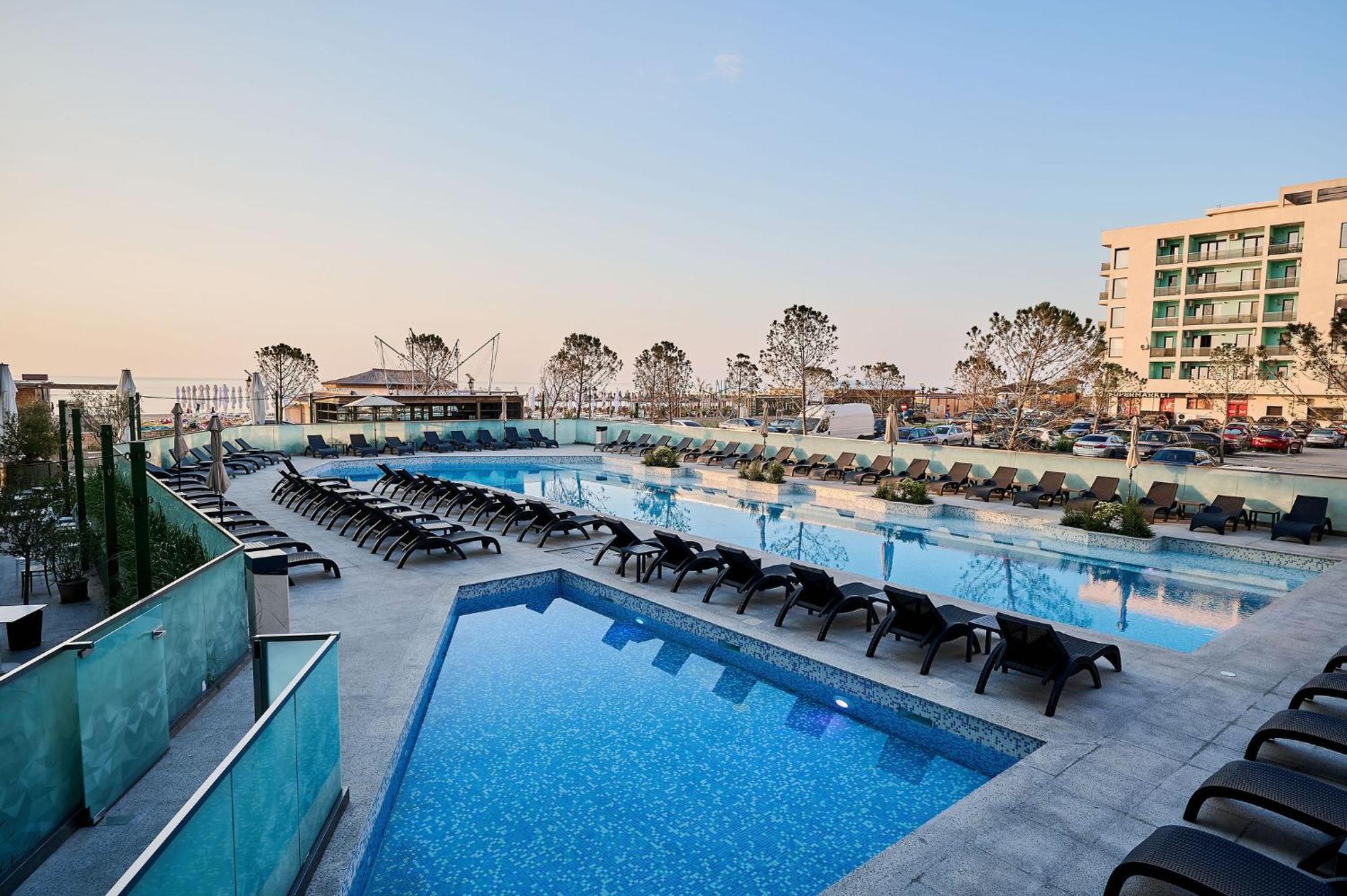 Newvision Apartment In Infinity Beach Resort - Parking Mamaia Extérieur photo